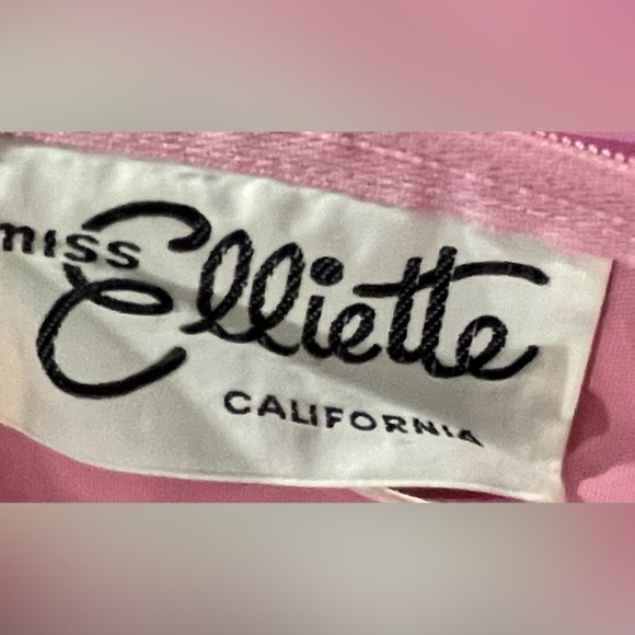 Miss Elliette California Ruffled Collar Full length Dress *Like New*. Size 6 - Picture 6 of 9